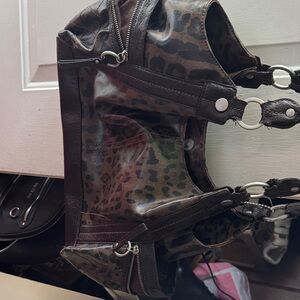 Relic Dark Brown Leather Handbag
